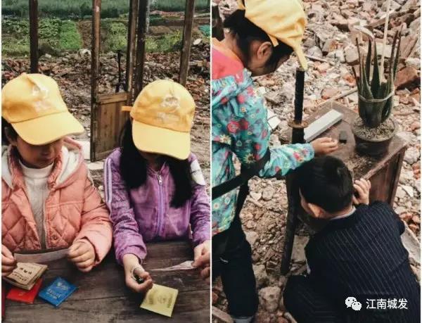 △ 學(xué)生仔細(xì)端詳已經(jīng)不再使用的各種紙質(zhì)老證件 △ 觀(guān)展學(xué)生對(duì)播放的聲音場(chǎng)特別好奇，蹲下認(rèn)真?zhèn)榷鷥A聽(tīng)